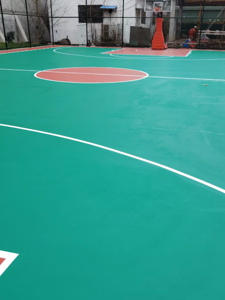 平房 球场长期使用易出现地面开裂